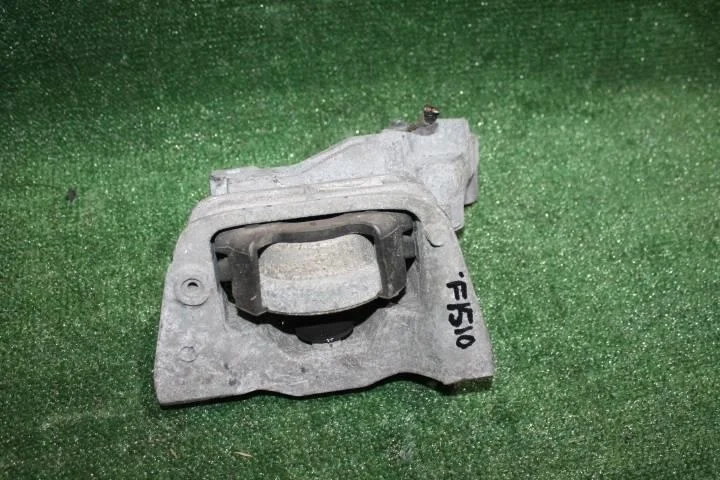 Б.у. опора двигателя NISSAN JUKE F15E NISSAN JUKE F15E