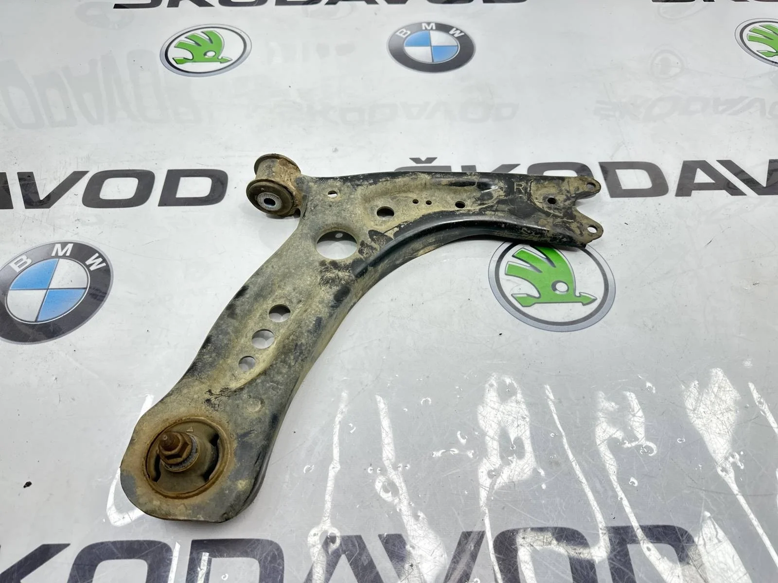 Рычаг подвески Skoda Octavia 2016 5Q0407152L A7 (5E) 1.4 CZDA, передний правый