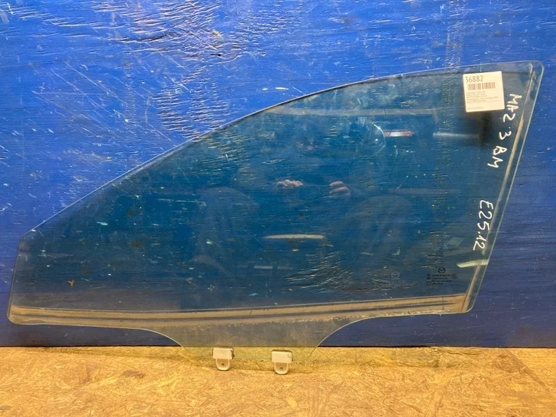 Стекло двери Mazda 3 Bm 2013-2018 BHN159510, переднее левое
