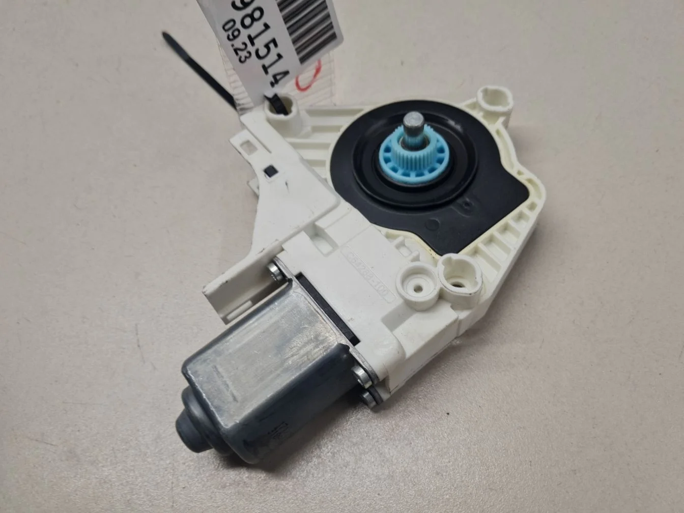 Моторчик стеклоподъёмника задний левый для Audi Q3 8U 2012-2018