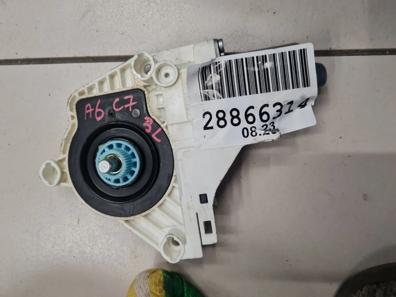 Моторчик стеклоподъёмника задний левый для Audi A6 S6 C7 2011-2018