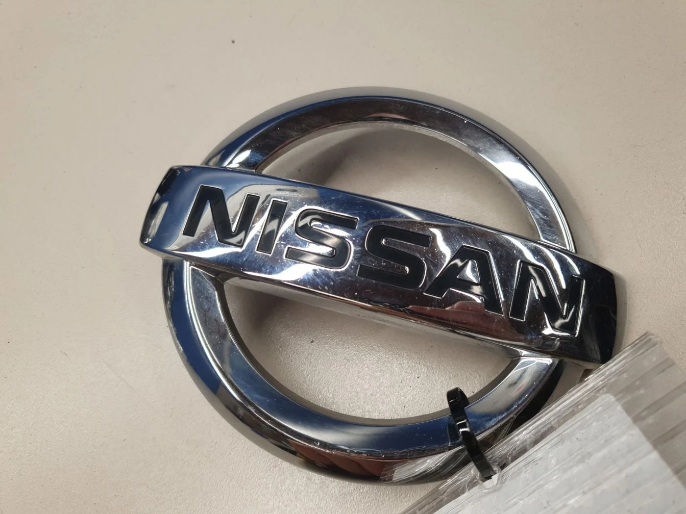 Эмблема решетки радиатора для Nissan Qashqai J10 2006-2014