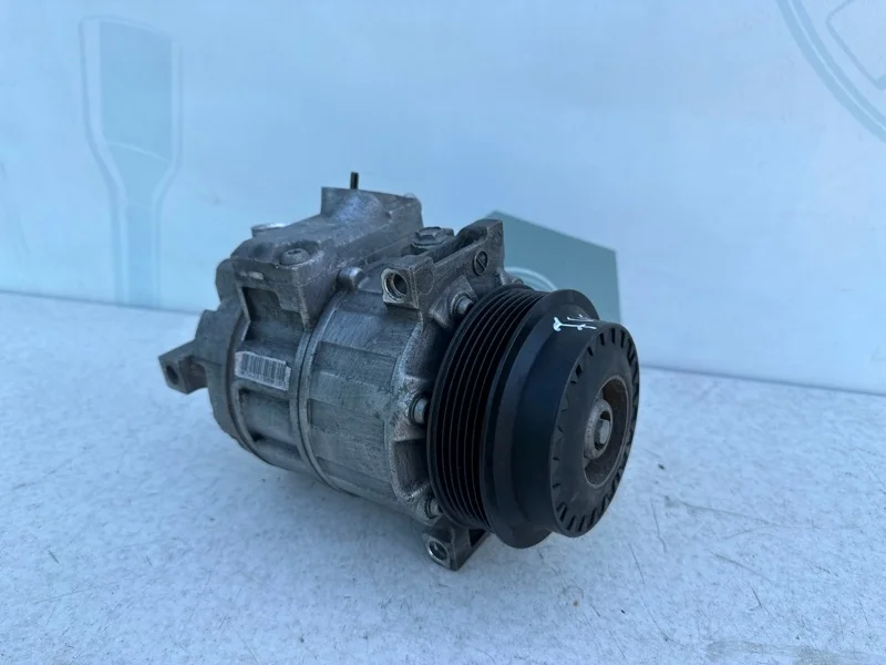 Компрессор кондиционера Mercedes-benz 2010 W204
