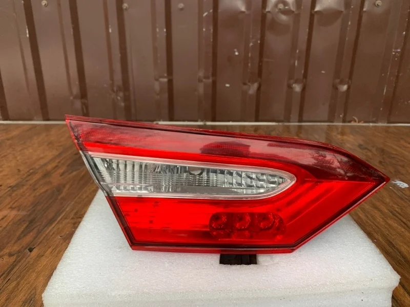 Фонарь Toyota Camry 2018-2021 70