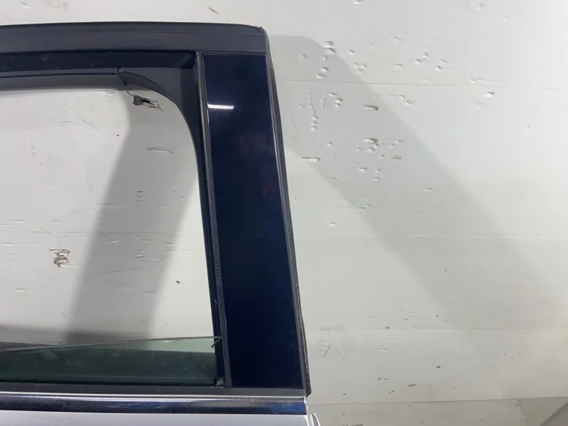Накладка двери задней правой задняя правая Ford