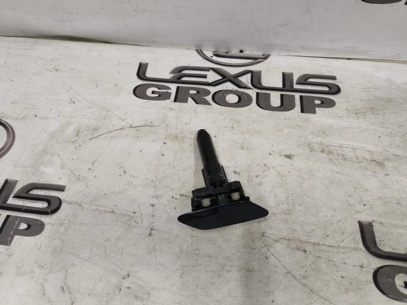 Форсунка омывателя фар передняя правая Lexus Rx350