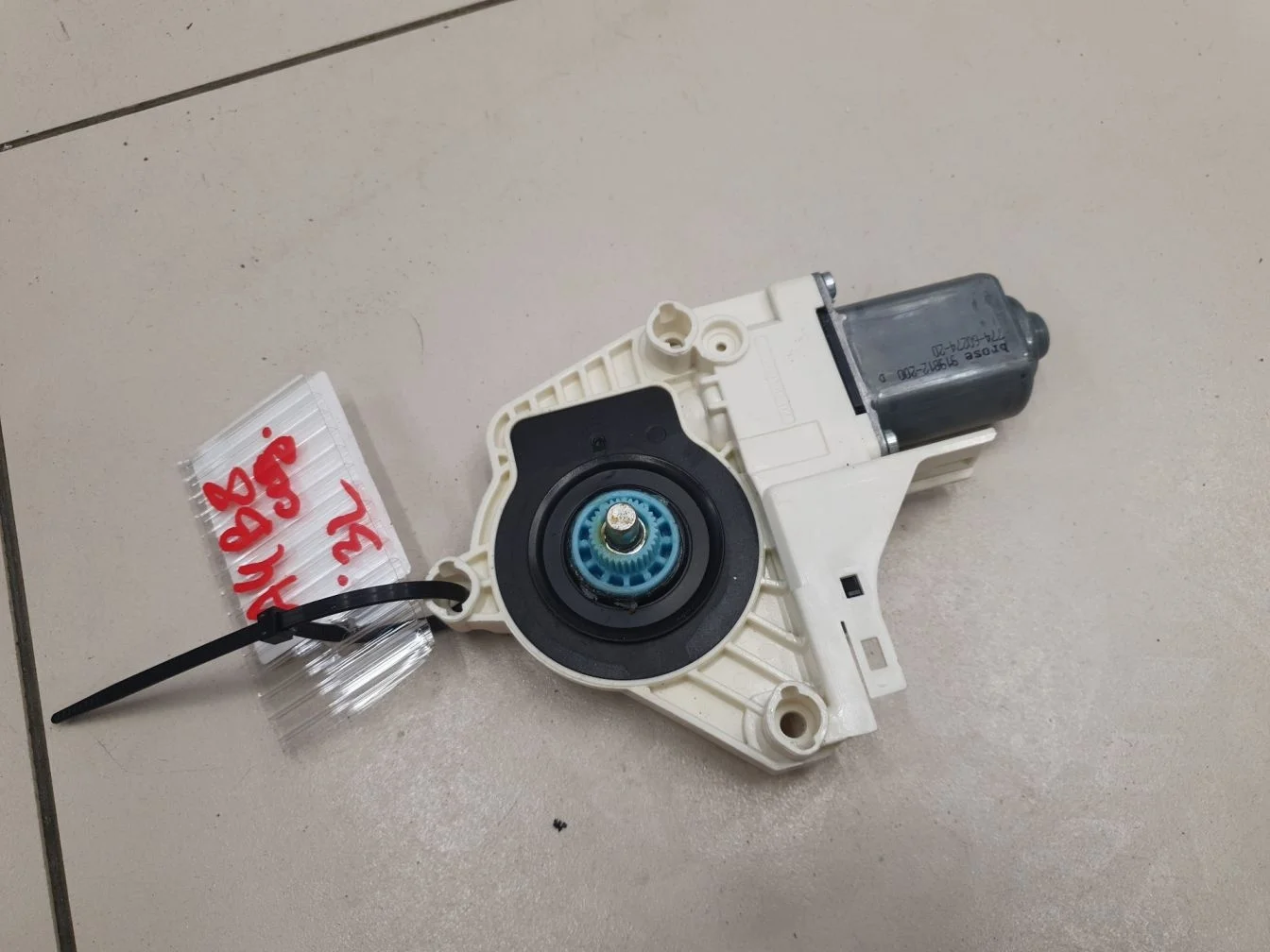 Моторчик стеклоподъёмника задний левый для Audi A4 B8 2007-2015