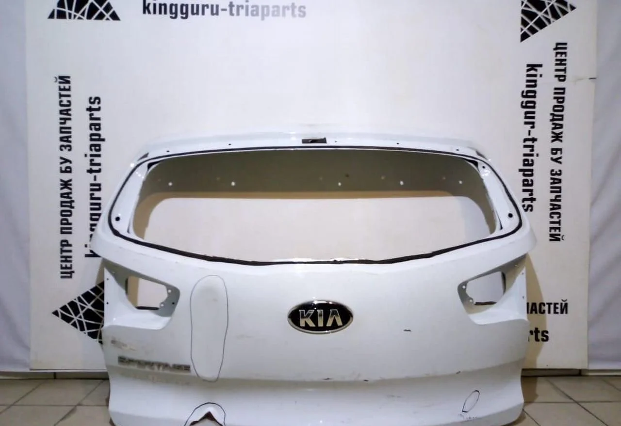 Крышка багажника Kia Sportage 3 oem 737003W010  (Скл-3)