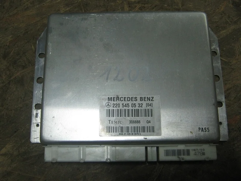Блок управления пневмоподвеской Mercedes-Benz W220