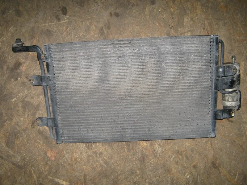 Радиатор кондиционера Volkswagen Bora