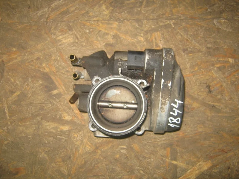 Дроссельная заслонка Volkswagen Bora