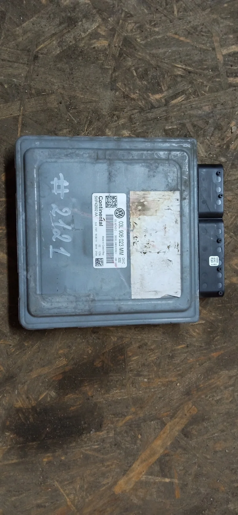Блок управления двигателем Volkswagen Golf 6