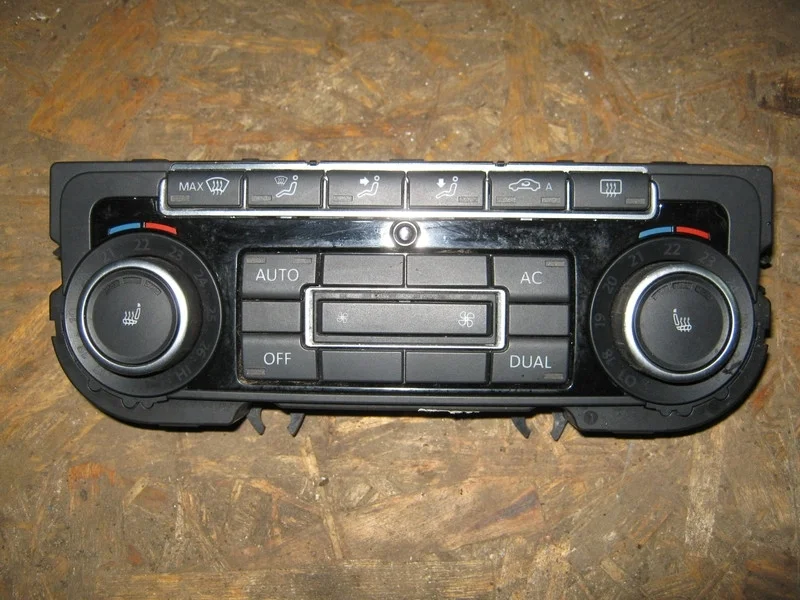 Блок управления климатом Volkswagen Golf 6