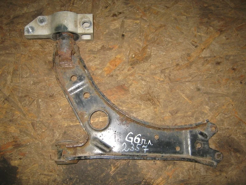 Рычаг передний правый Volkswagen Golf 6