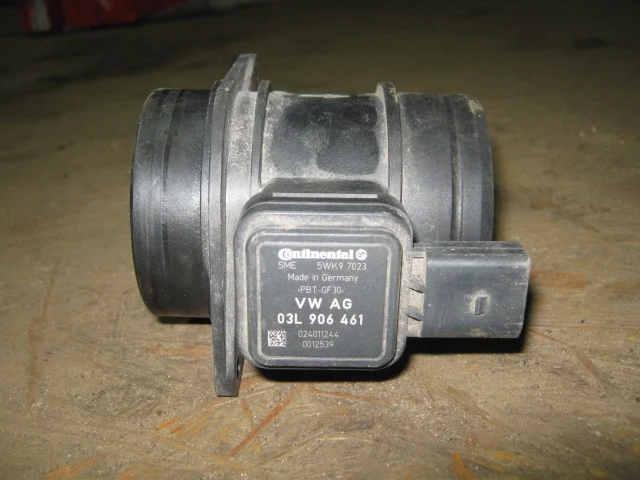 Расходомер воздуха (ДМРВ) Volkswagen Golf 6