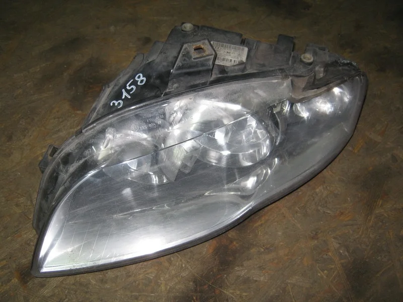 Фара левая Audi A4 B7