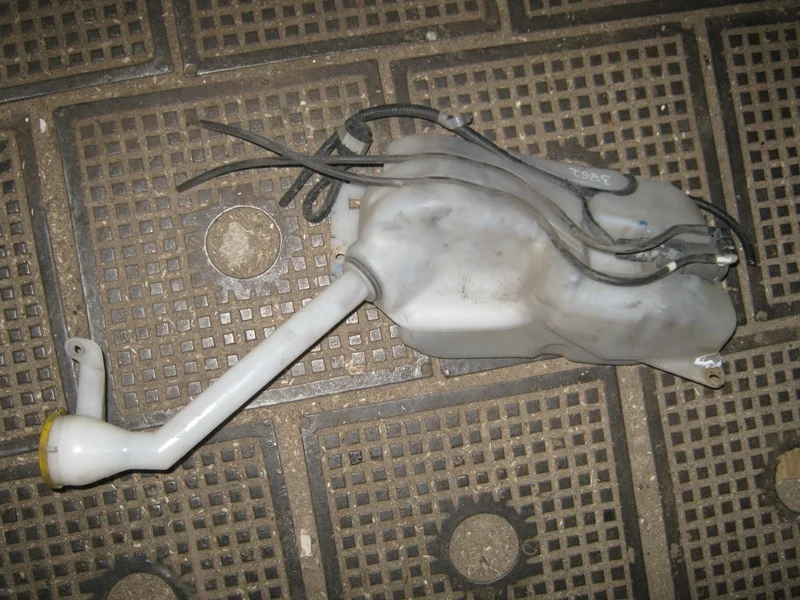 Бачок омывателя Nissan Qashqai J10