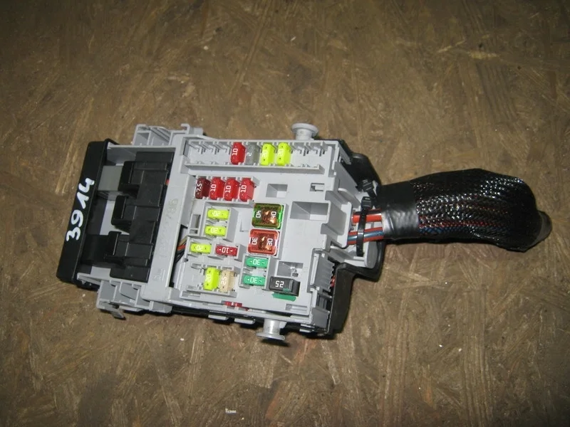 Блок предохранителей Opel Insignia A