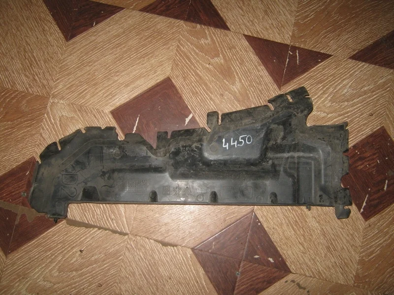 Воздуховод радиатора правый Peugeot 308 1