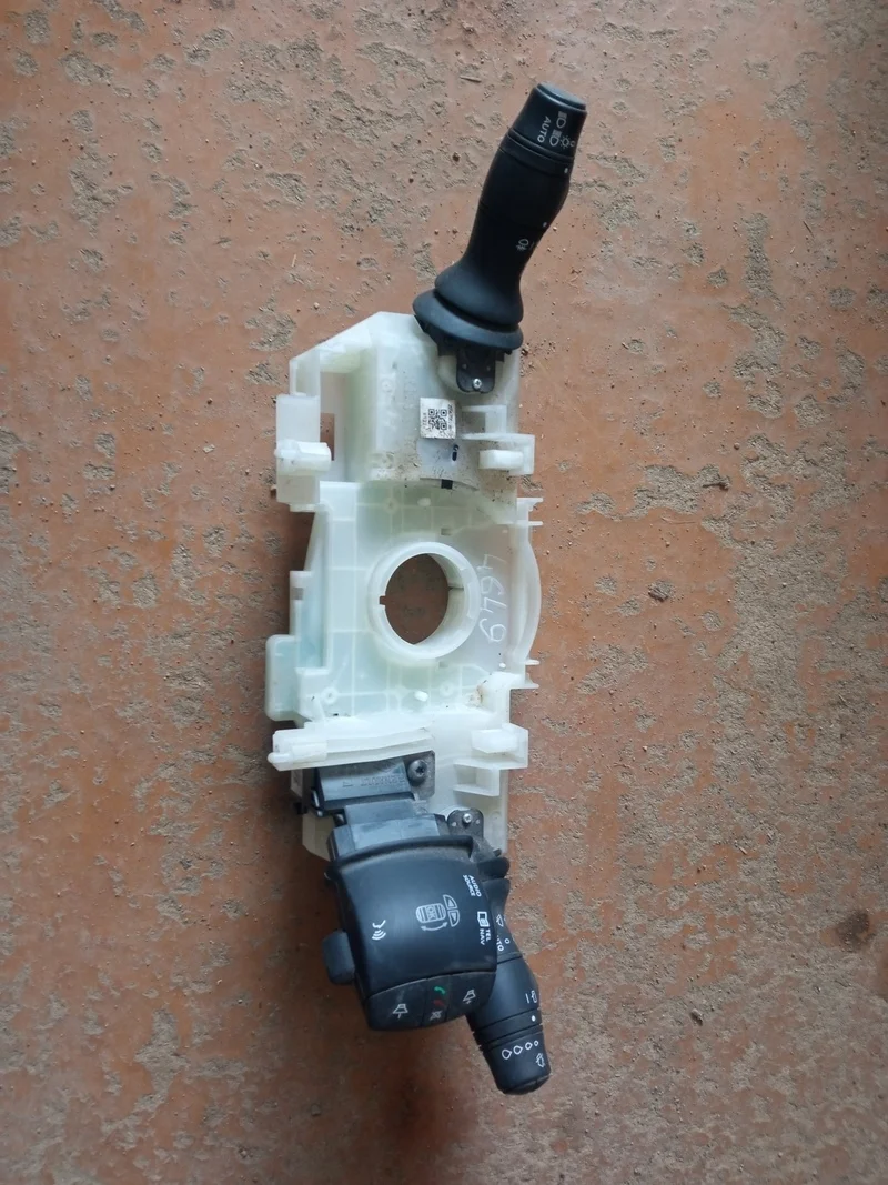Переключатель подрулевой Renault Scenic 3