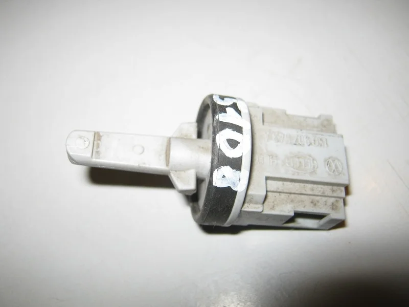Датчик температуры воздуха Audi A4 B7