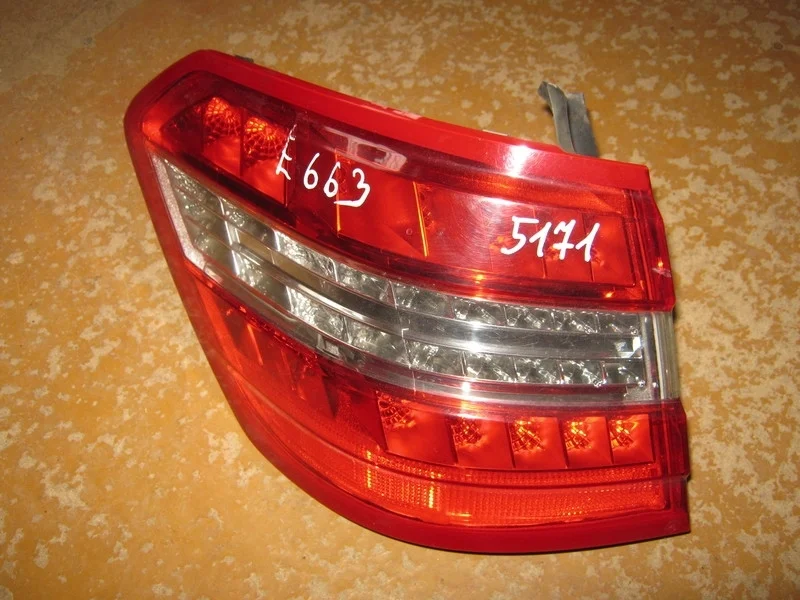 Фонарь задний левый наружный Mercedes-Benz W212