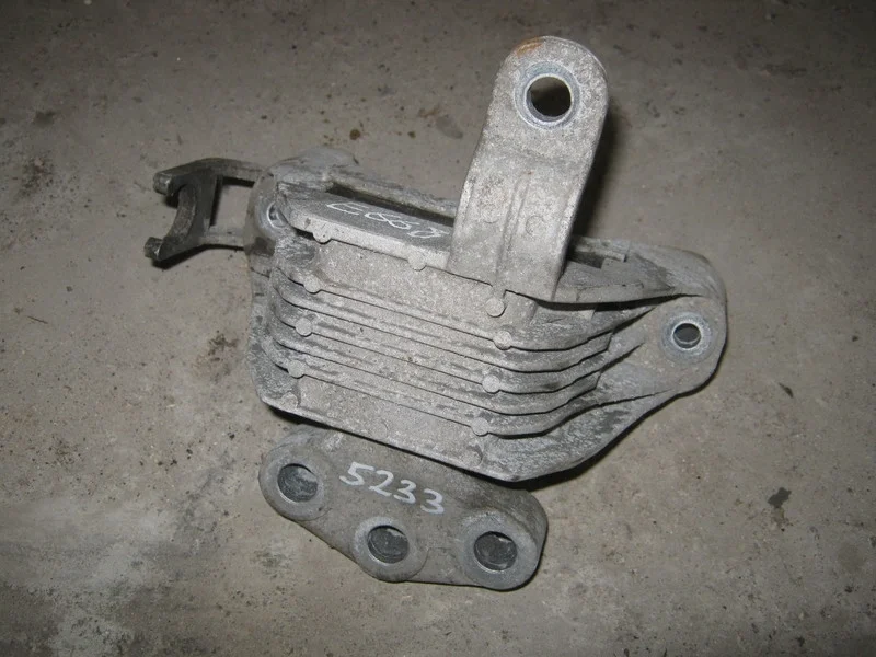 Опора двигателя Opel Astra J GTC