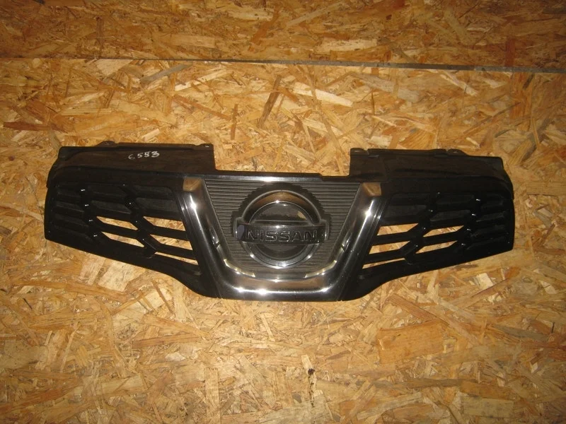Решетка радиатора Nissan Qashqai J10