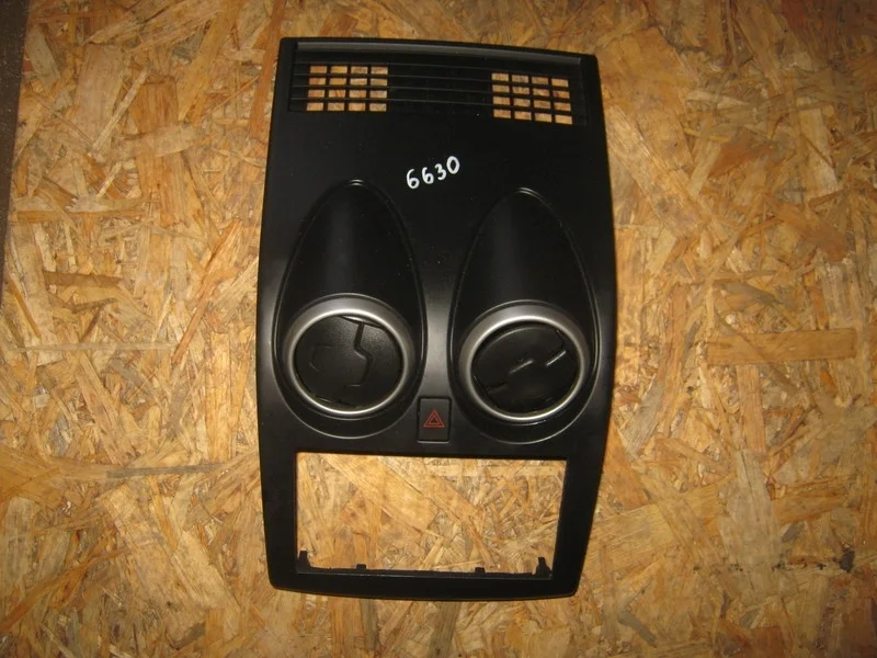 Накладка консоли Nissan Qashqai J10