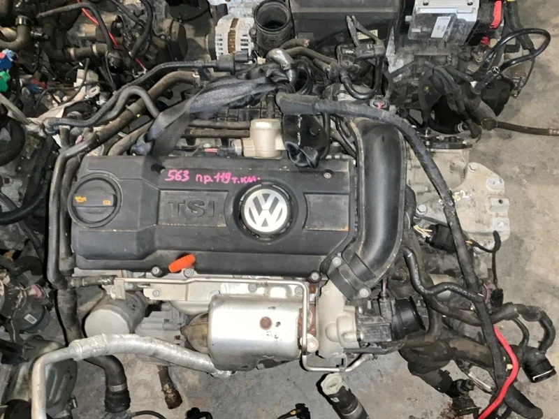 Двигатель Volkswagen Passat 2012 03C100092 B7 1.4