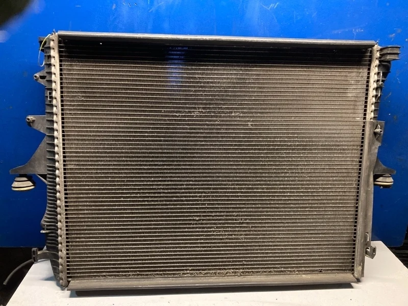 Радиатор охлаждения двигателя Volkswagen Touareg 1 Gp 2002-2010 7L6121253C 2.5 BPE