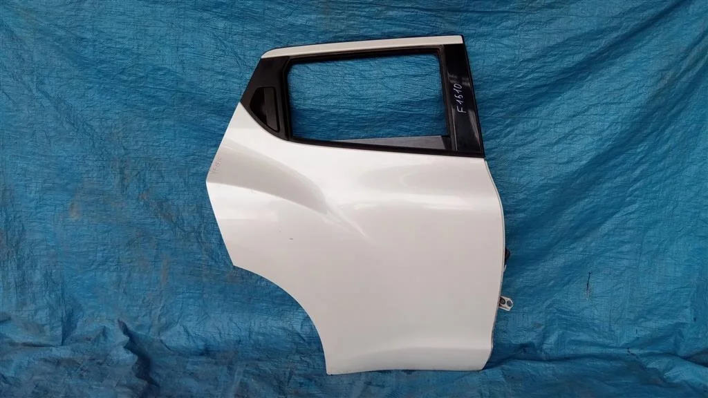 Б.у. дверь NISSAN JUKE F15E NISSAN JUKE F15E