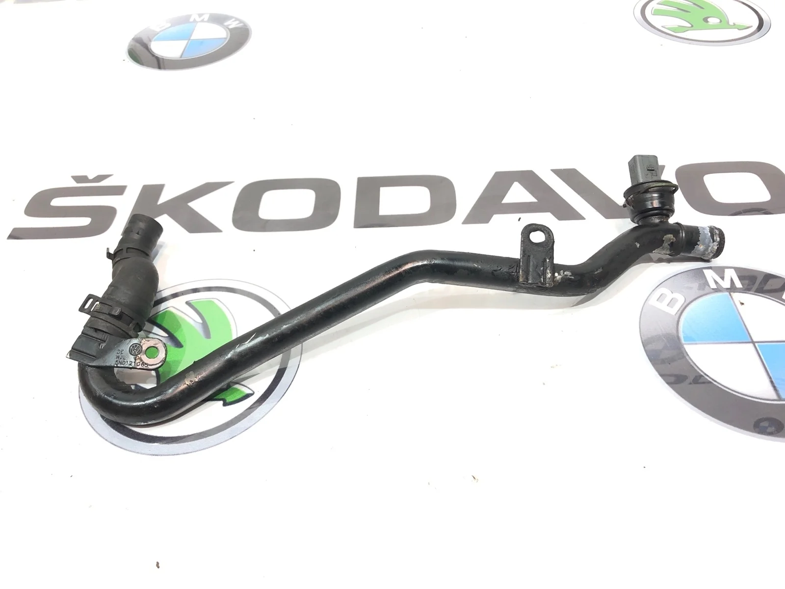 Трубка системы охлаждения Skoda Octavia 2011 5N0121065 A5 (1Z) 2.0 CFHC