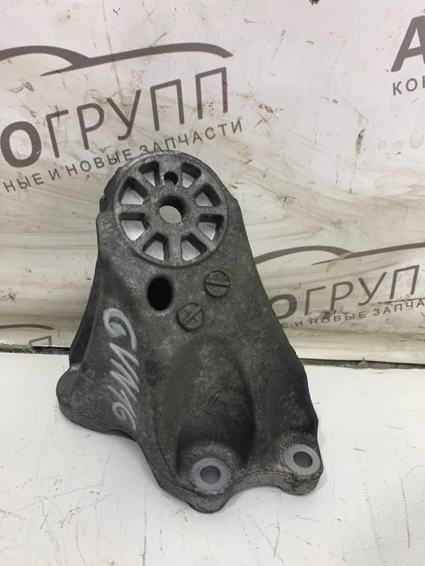 Кронштейн двигателя Audi Q7 1 2006 4L