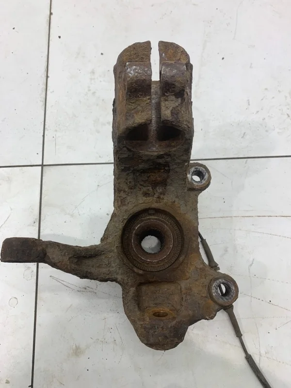 Кулак поворотный LR Freelander 2 2007 L359