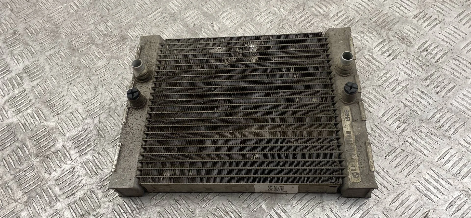 дополнительный радиатор охлаждающей жидкости в основной кассете BMW X6 E71/E72