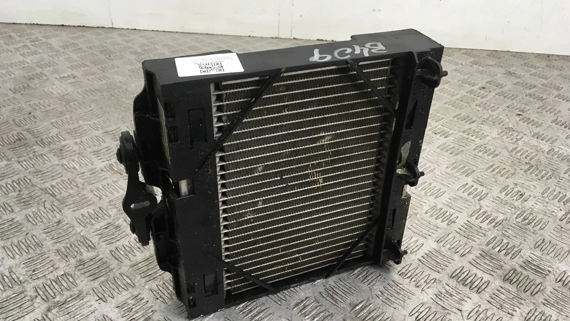 дополнительный радиатор охлаждающей жидкости в основной кассете BMW 5 F10/F11/GT F07