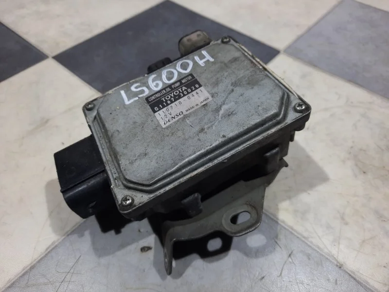 Блок управления Lexus LS600H XF40