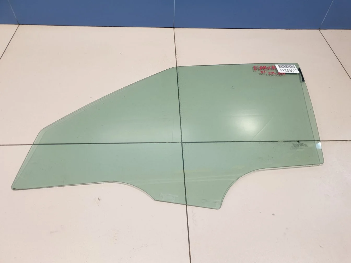 Стекло двери передней левой для Skoda Fabia 5J 2007-2015