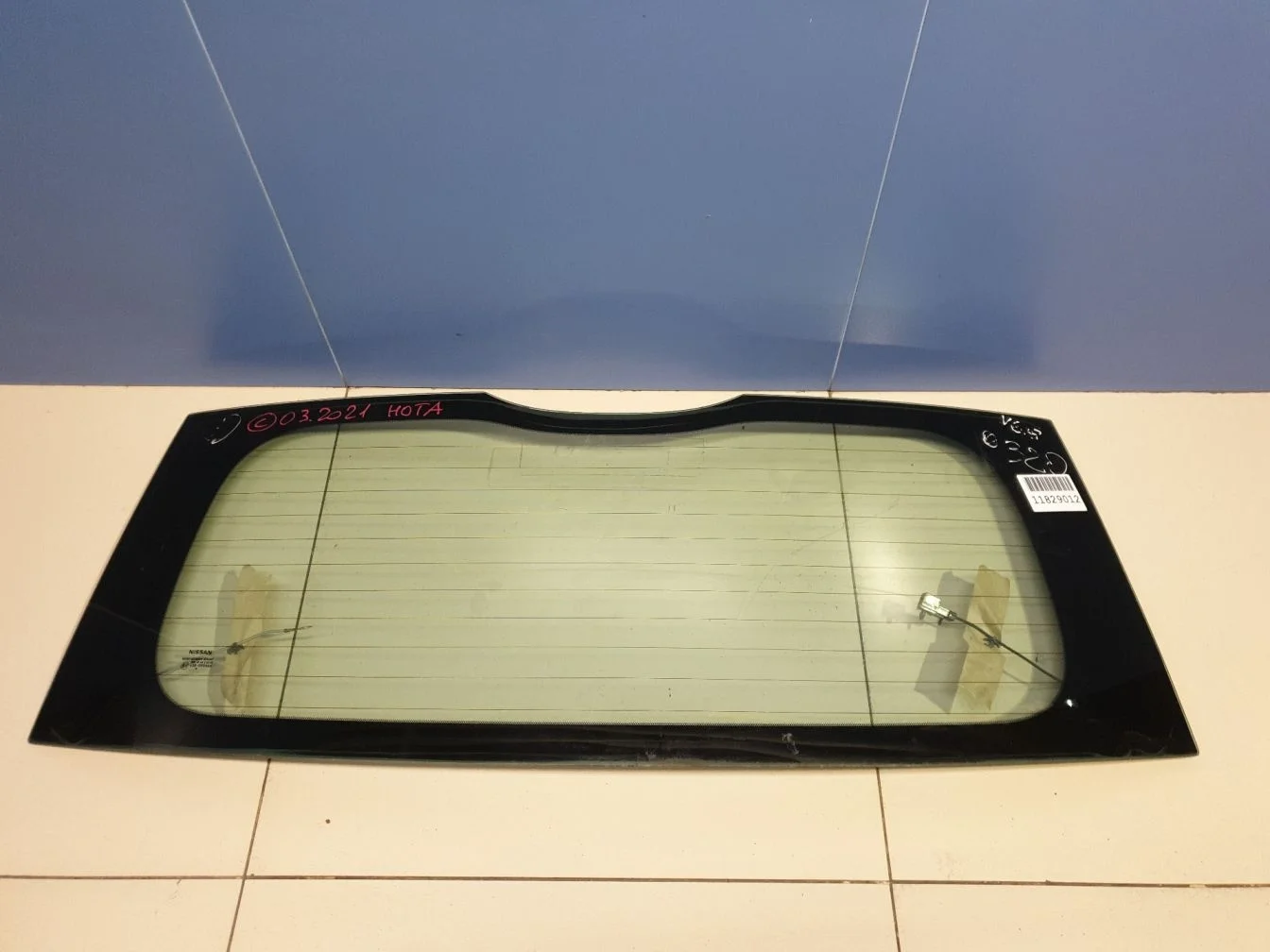 Стекло двери багажника для Nissan Note E11 2005-2013