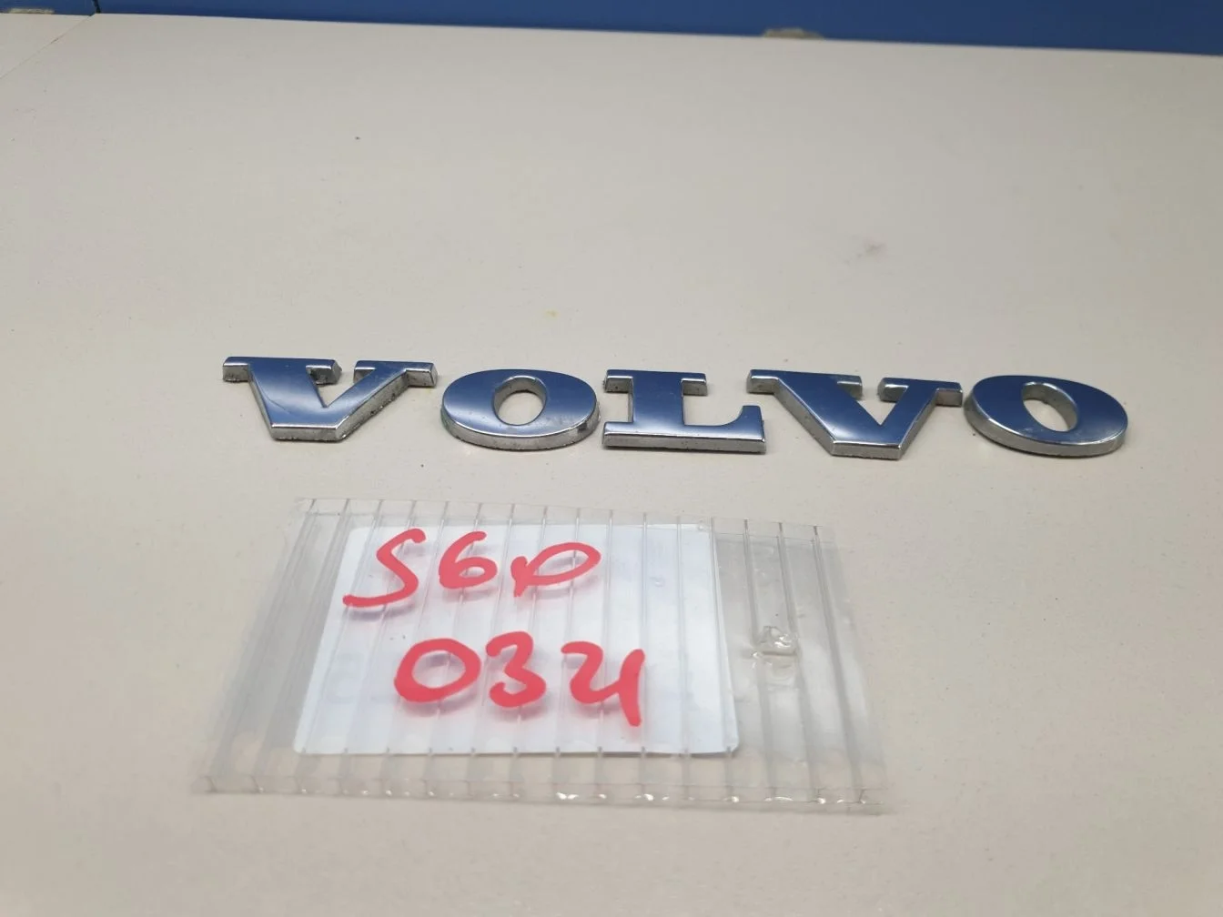 Эмблема для Volvo V60 (V60 Cross Country) 2010-2018
