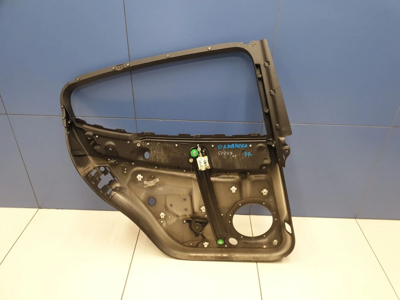 Рамка двери задней правой для Porsche Panamera 2010-2016