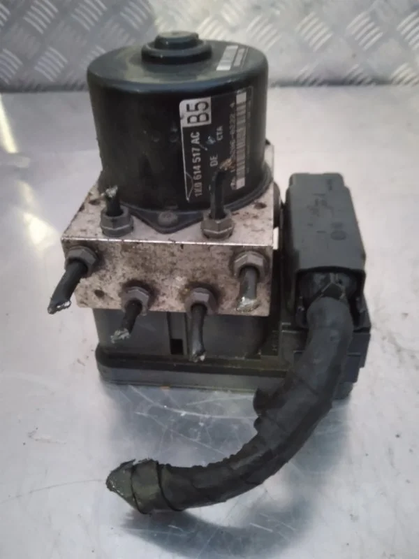 Блок abs Audi A3 2004-2008 8P(5ХБ)