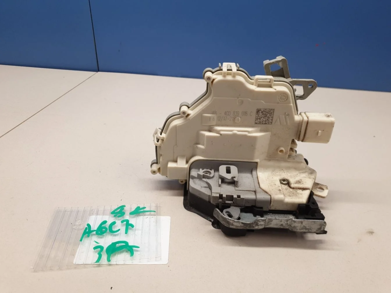 Замок двери задней правой для Audi A6 S6 C7 2011-2018