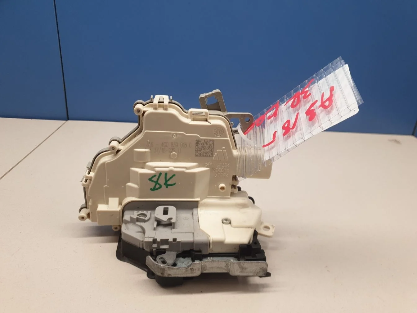 Замок двери задней правой для Audi A3 8V 2012-2020