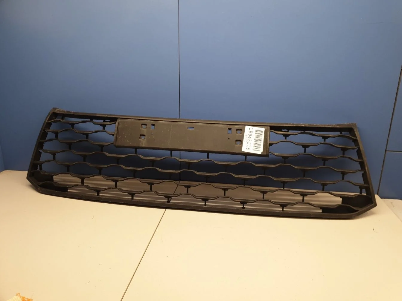 Решётка в бампер центральная для Mitsubishi Pajero Montero Sport KS 2015-