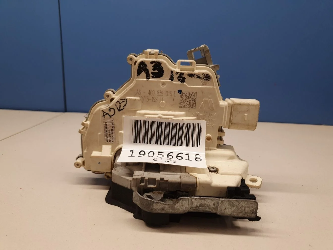 Замок двери задней правой для Audi A6 S6 C7 2011-2018