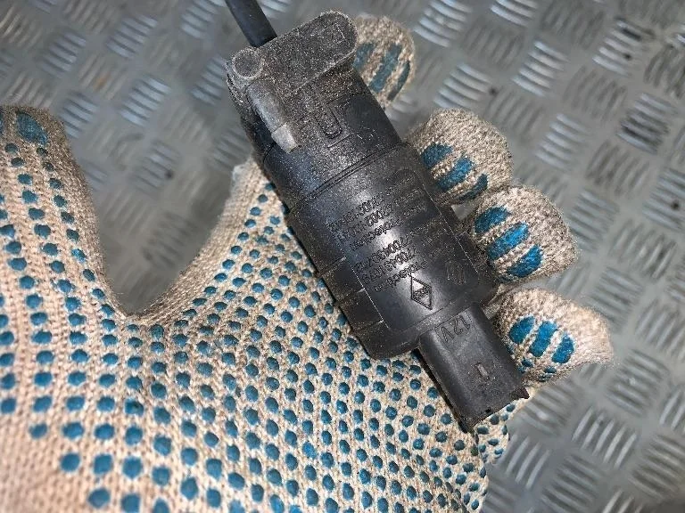 Насос (моторчик) омывателя стекла Renault Kangoo 2005 1