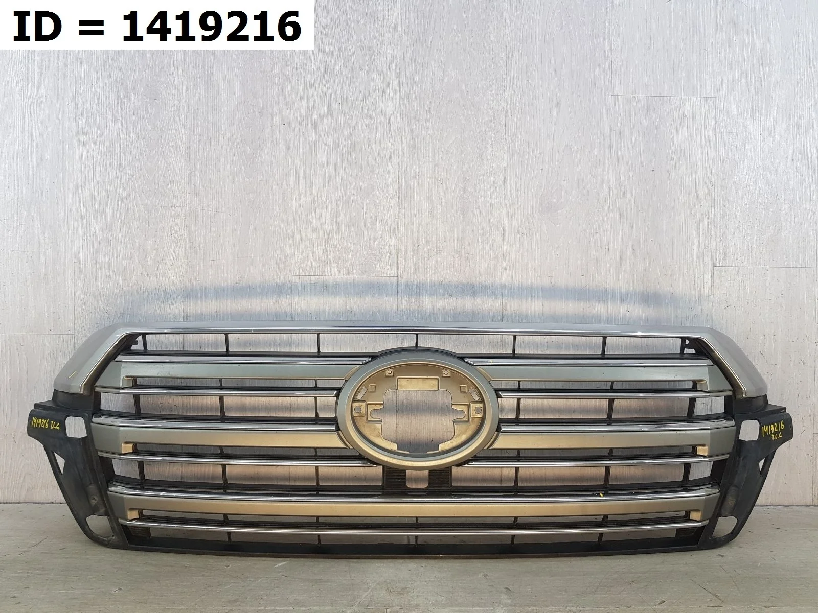 решетка радиатора Toyota LAND CRUISER 11, 200 UZJ200 VDJ200  5310160D70 2007-2021 (контрактная запчасть)