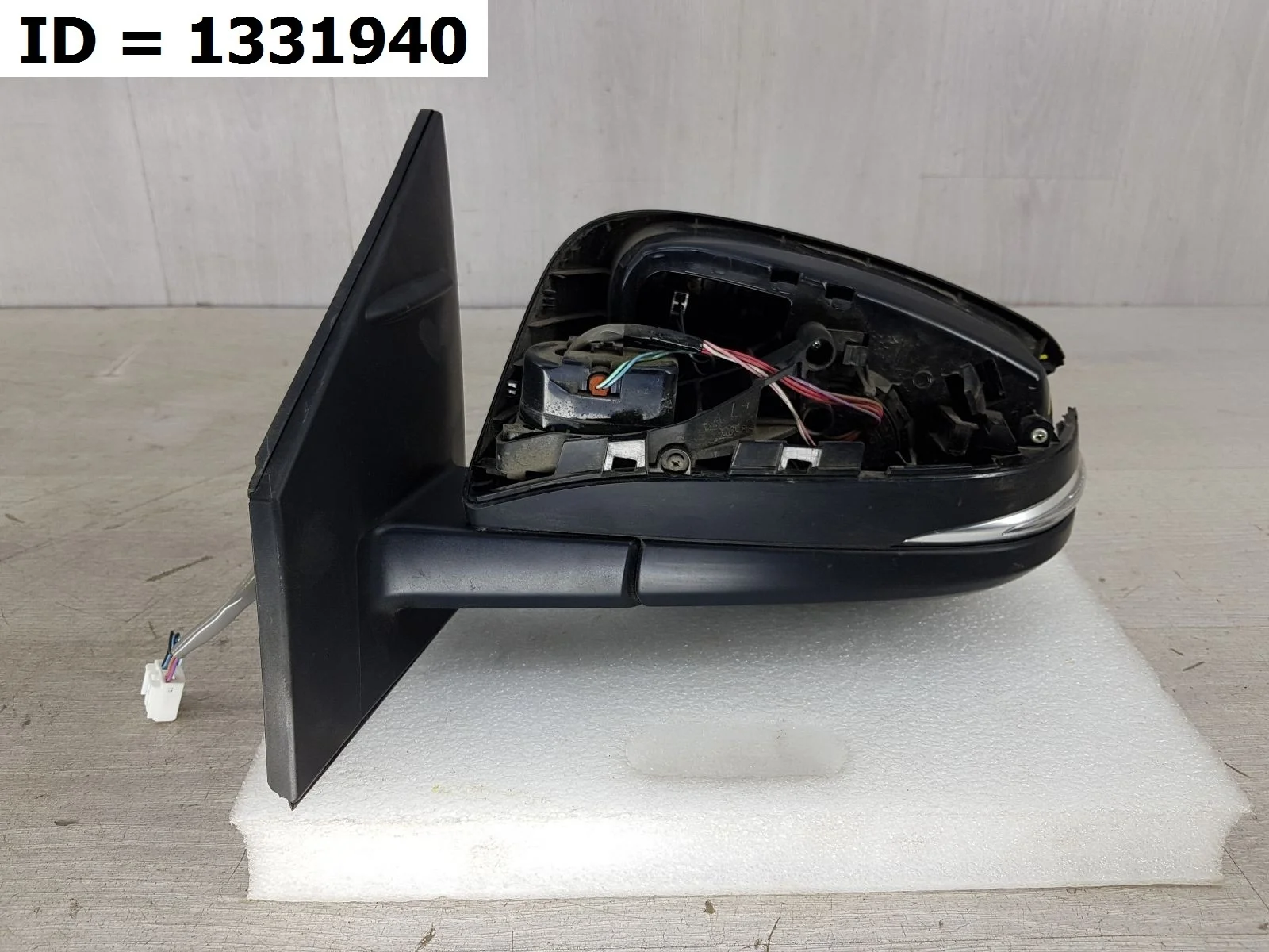 зеркало левое Toyota RAV4 4, XA40 ZSA44 Левый  8794042B90 2012-2019 (контрактная запчасть)